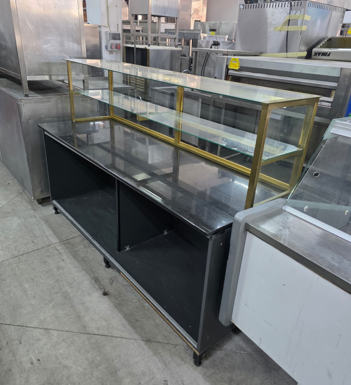 Baklava Teşhir Tezgahı 200x75x85-135 2