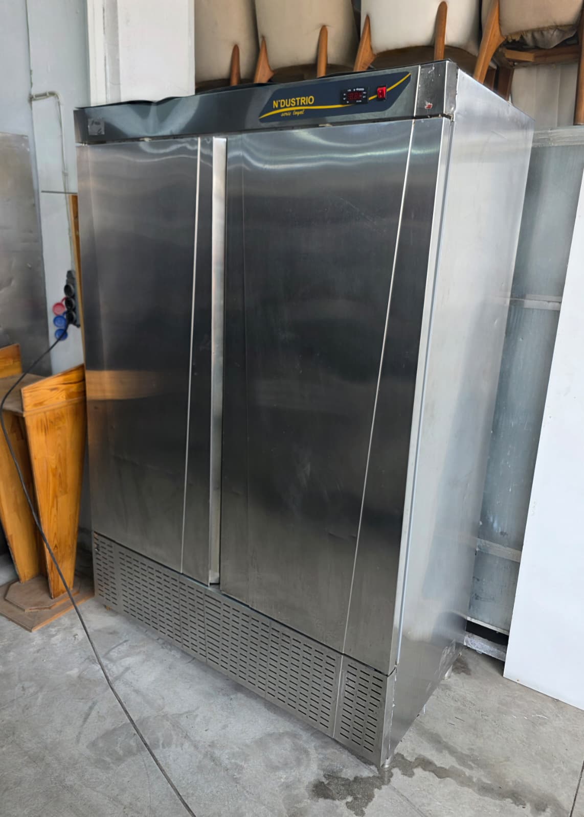 Dik Tip Çift Kapılı Buzdolabı 140x75x208 3