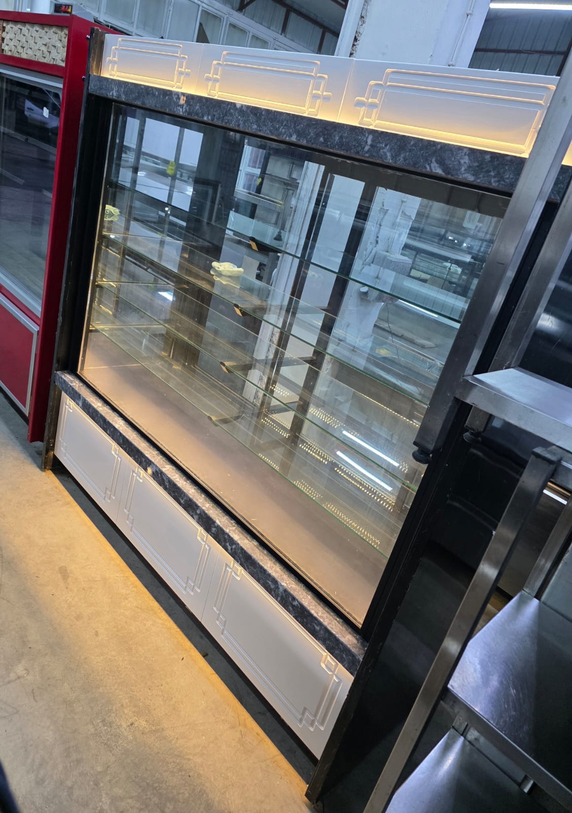 Dik Tip Yaş Pasta Dolabı 200x80x210 4