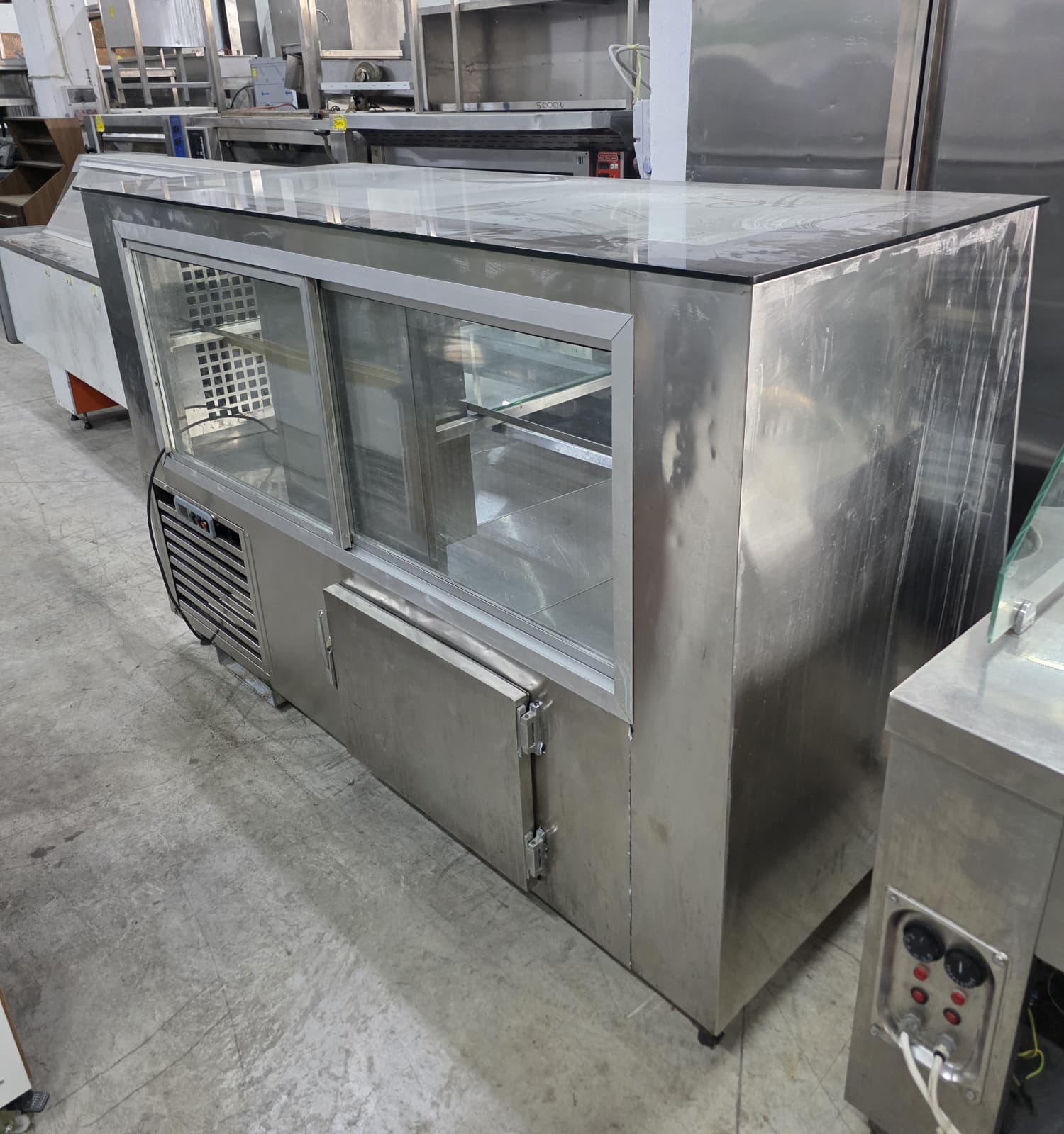 Kebap Izgara Dolabı 200x100x130cm 3