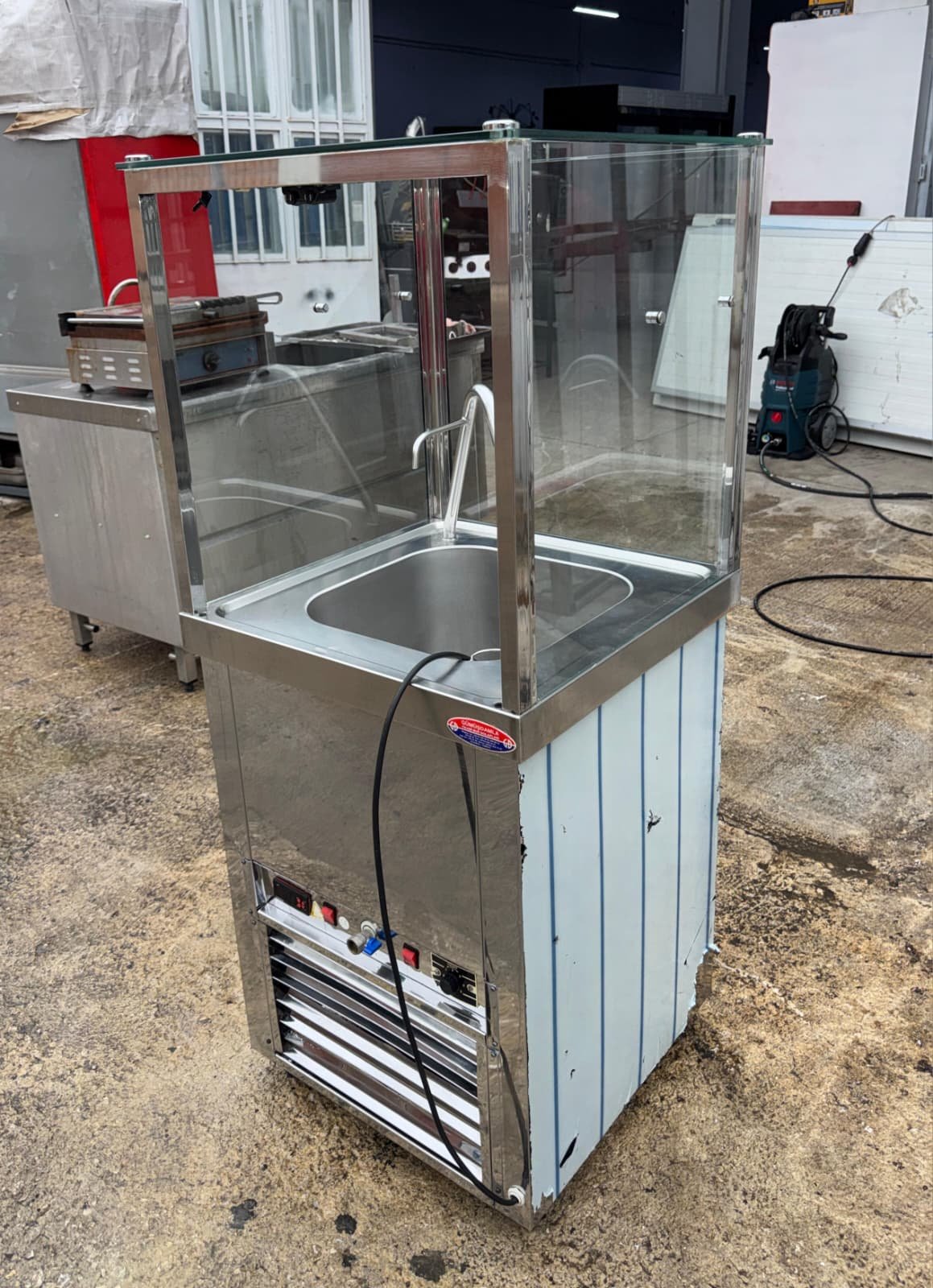 Köpüklü Ayran Makinesi 60x60x135 2