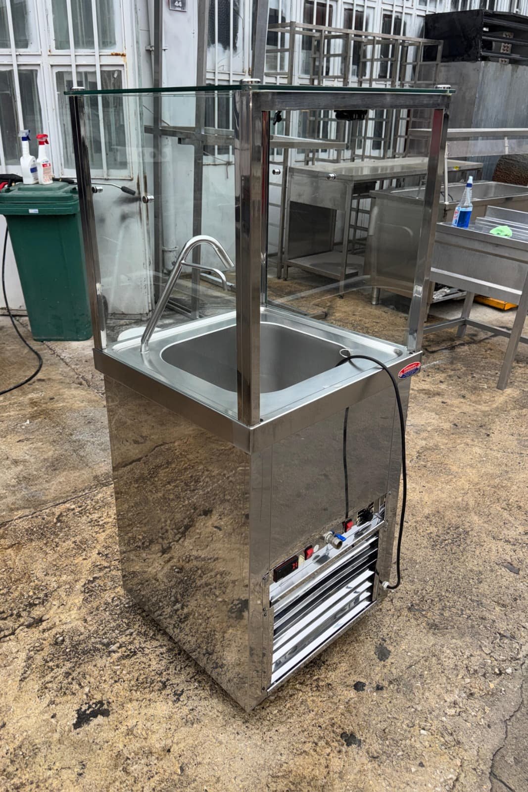 Köpüklü Ayran Makinesi 60x60x135 3