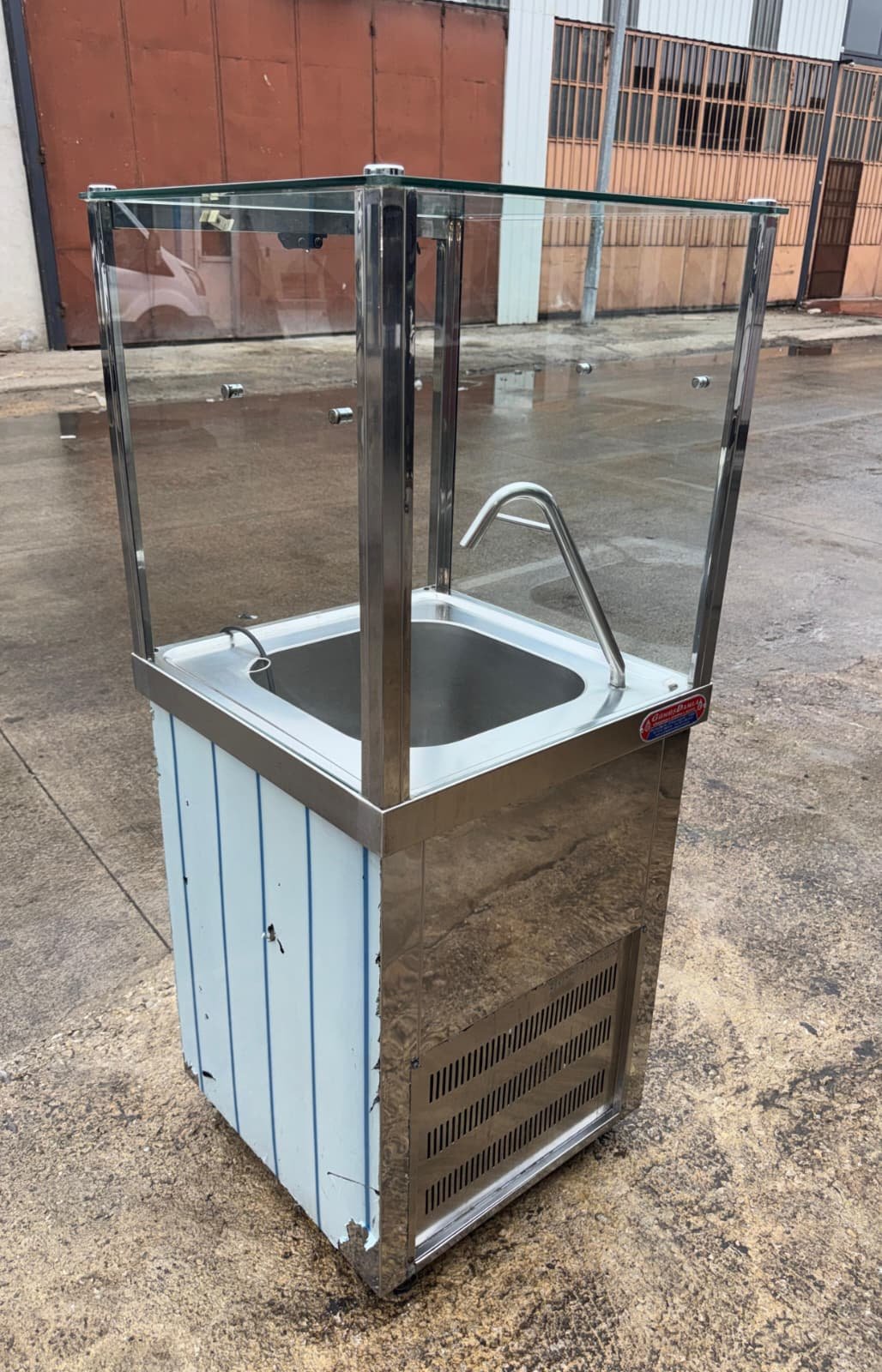 Köpüklü Ayran Makinesi 60x60x135 4