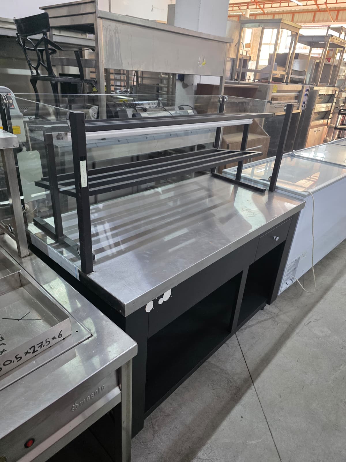 Mayalı Ürün Teşhir Tezgahı 140x70x85-55 2