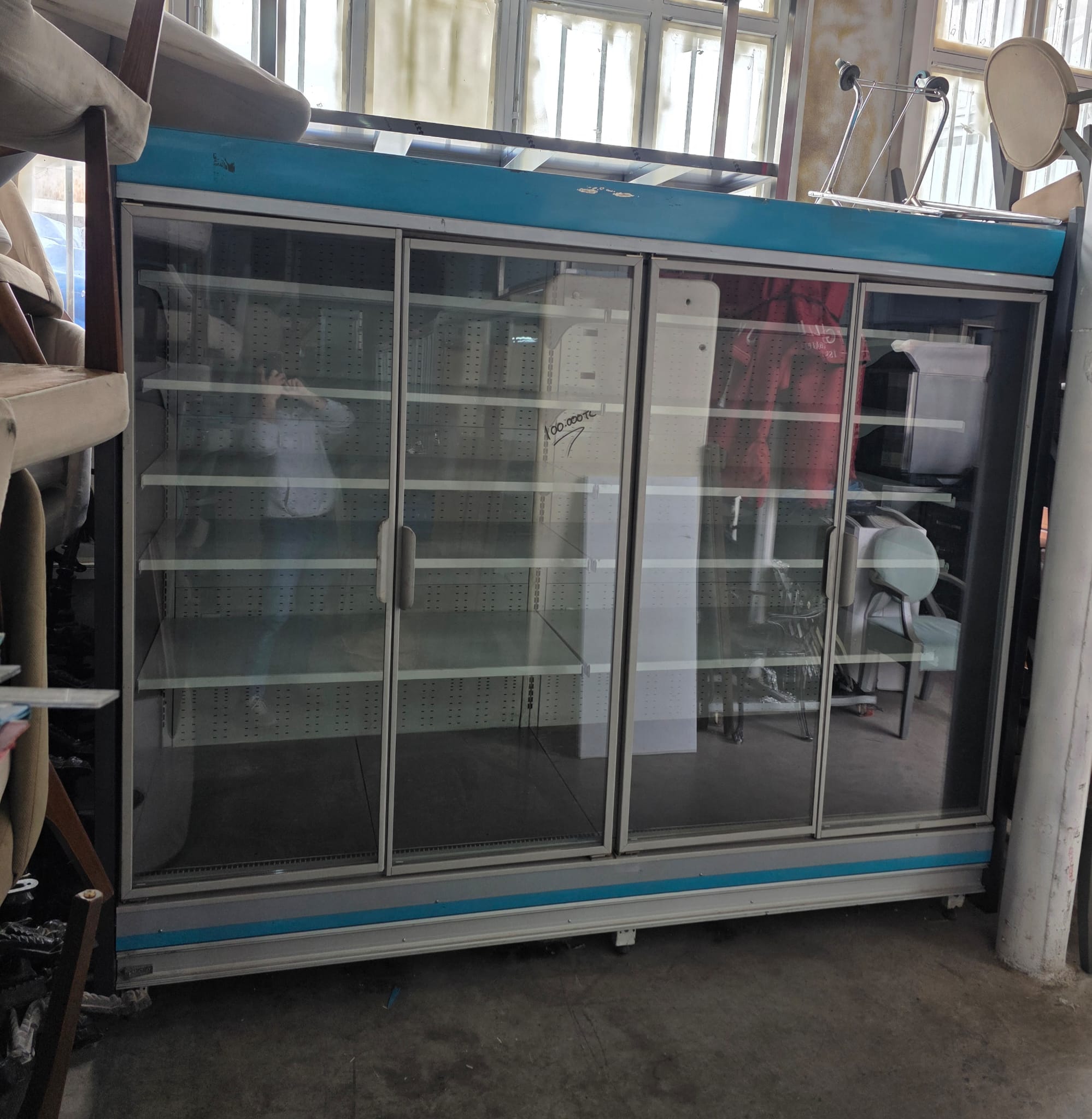 Nurdil Marka Sütlük Dolabı Blok Kapılı 250x105x210cm