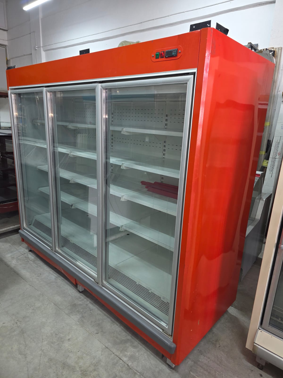 Sütlük Dolabı 240x95x210
