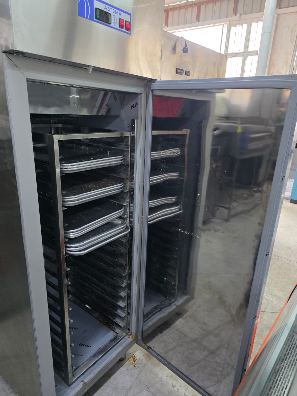 Tek Kapılı Mayalı Hamur Buzdolabı 70x82x210 2