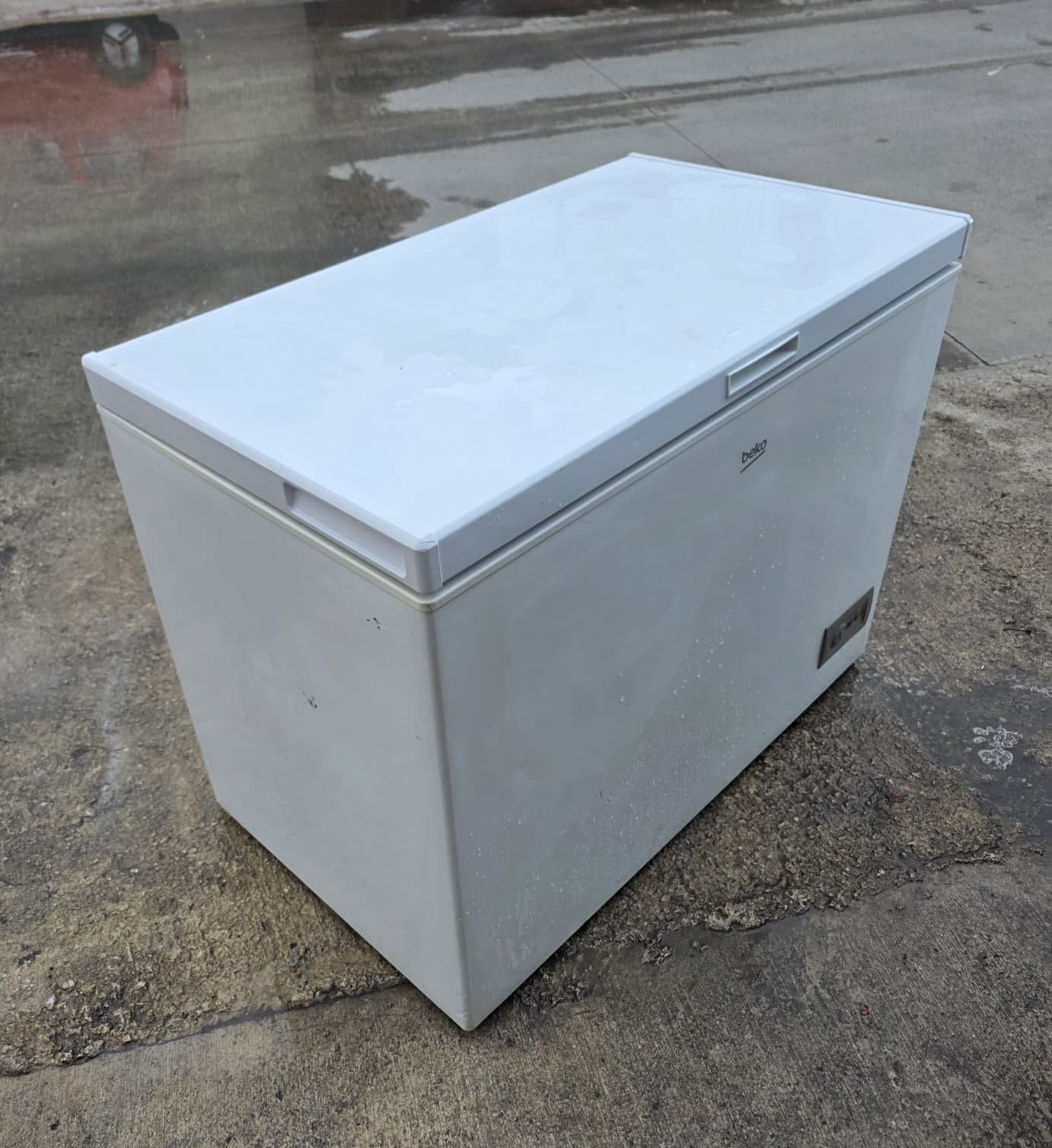 Uğur Derin Dondurucu 300 Litre